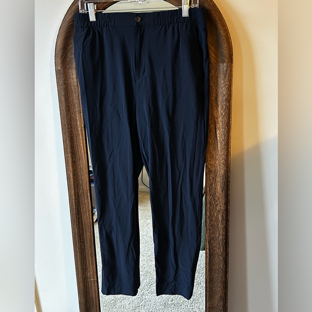 Banana Republic Airstretch Pants in Navy